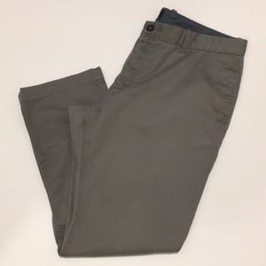 Gap | Classic Wrinkle Resistant Khakis